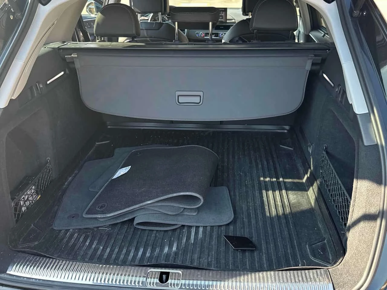 Audi A4 Allroad Progressiv| DISTRONIC| 360| MATRIX| PANO| 2 КЛЮЧА, снимка 11 - Автомобили и джипове - 54716008