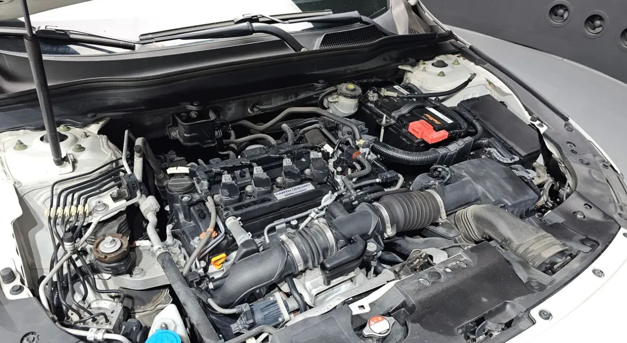 Honda Accord 1.5T Бензин, снимка 14 - Автомобили и джипове - 55135047