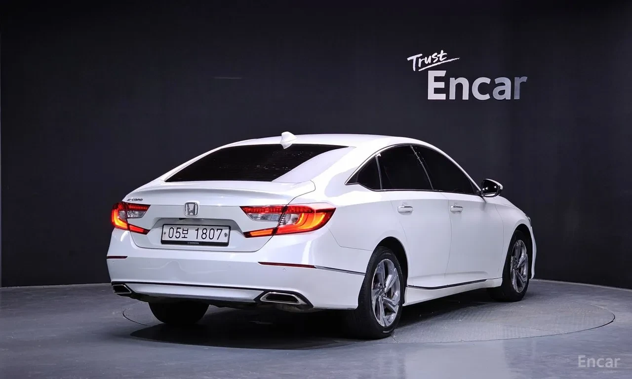 Honda Accord 1.5T Бензин, снимка 2 - Автомобили и джипове - 55135047