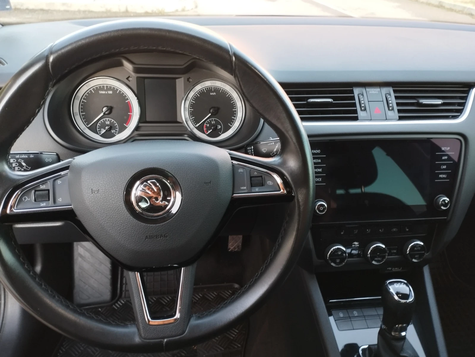 Skoda Octavia Стайл, комби, 1.5TSI, G-tec, снимка 14 - Автомобили и джипове - 55223318