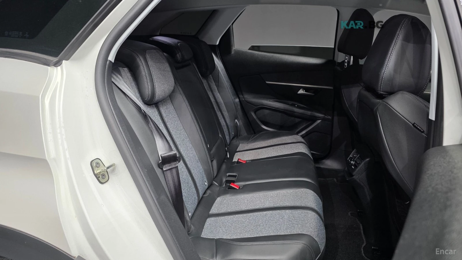 Peugeot 3008 * LED* KEYLESS* Camera* ПОДГРЕВ* , снимка 12 - Автомобили и джипове - 55325335