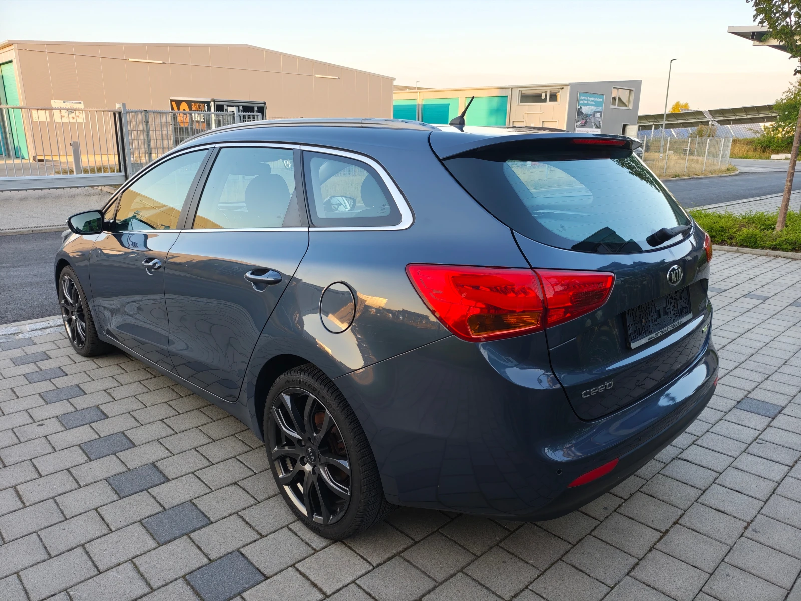 Kia Ceed 1.6CRDI, снимка 3 - Автомобили и джипове - 55492066