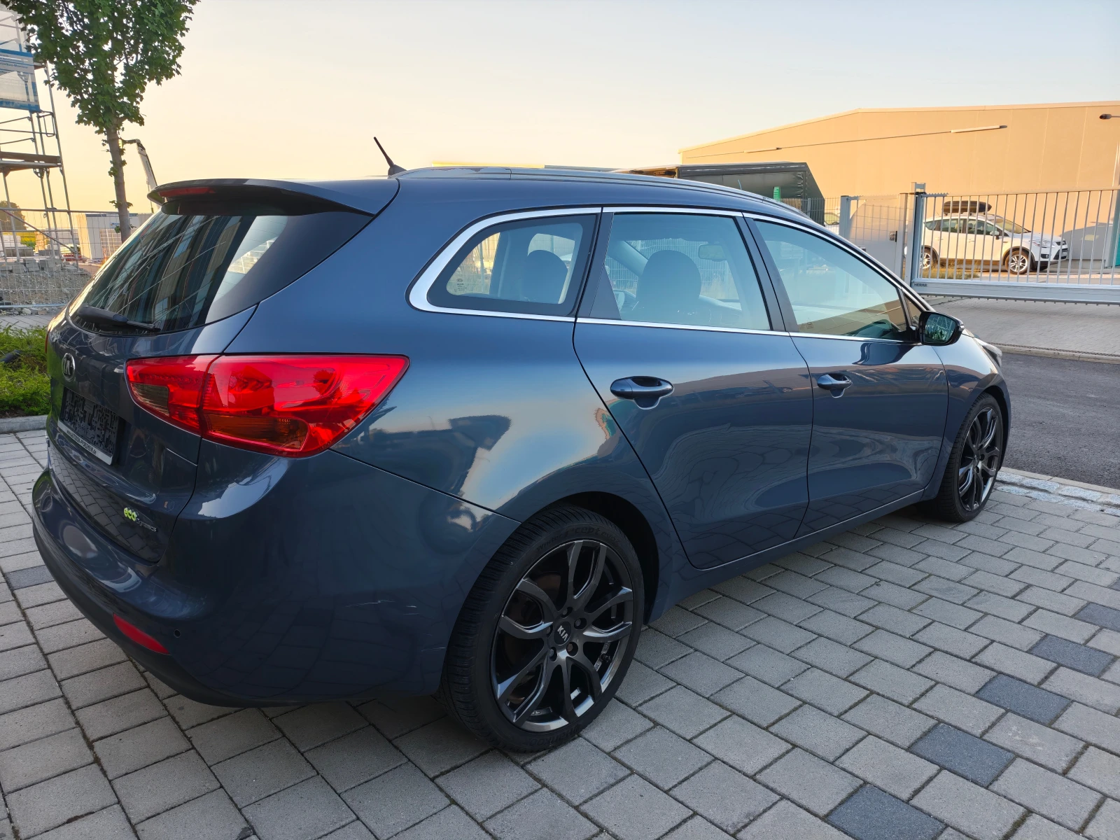 Kia Ceed 1.6CRDI, снимка 5 - Автомобили и джипове - 55492066