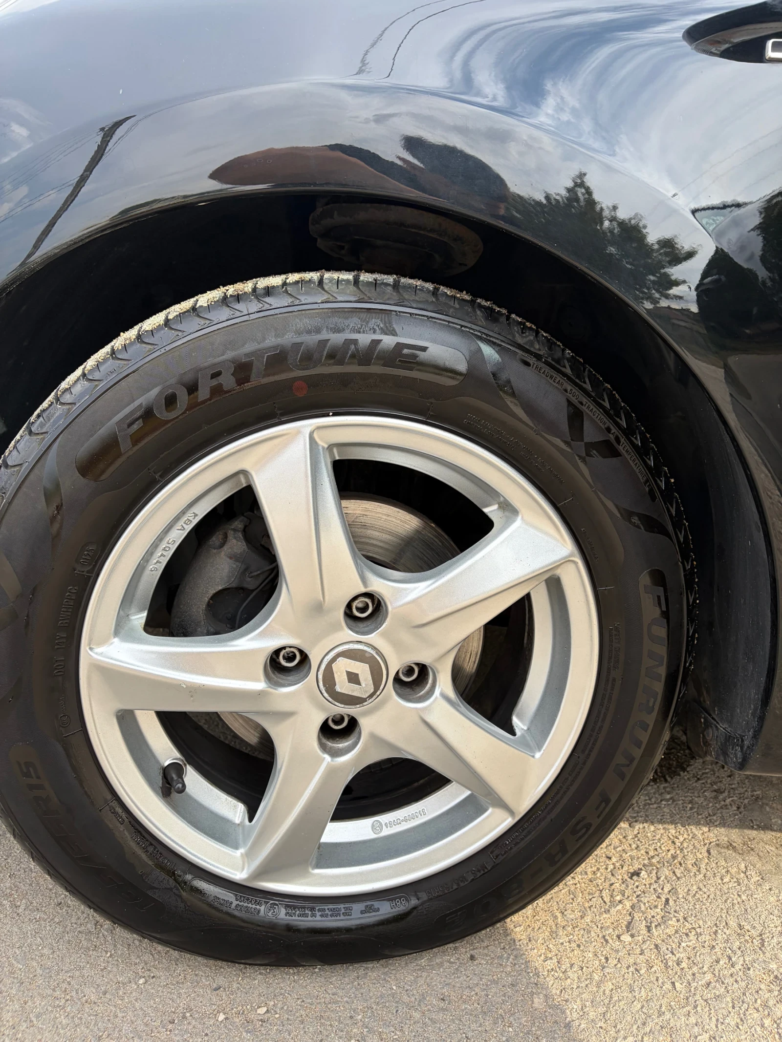 Renault Clio 0.9 Limited, снимка 5 - Автомобили и джипове - 56272595