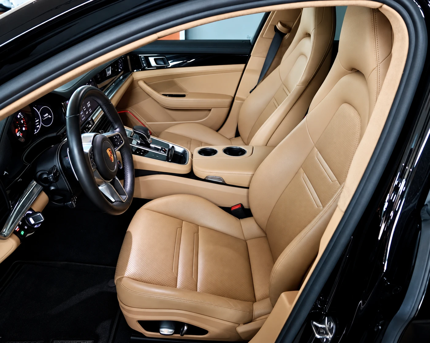 Porsche Panamera 4, снимка 5 - Автомобили и джипове - 56370764