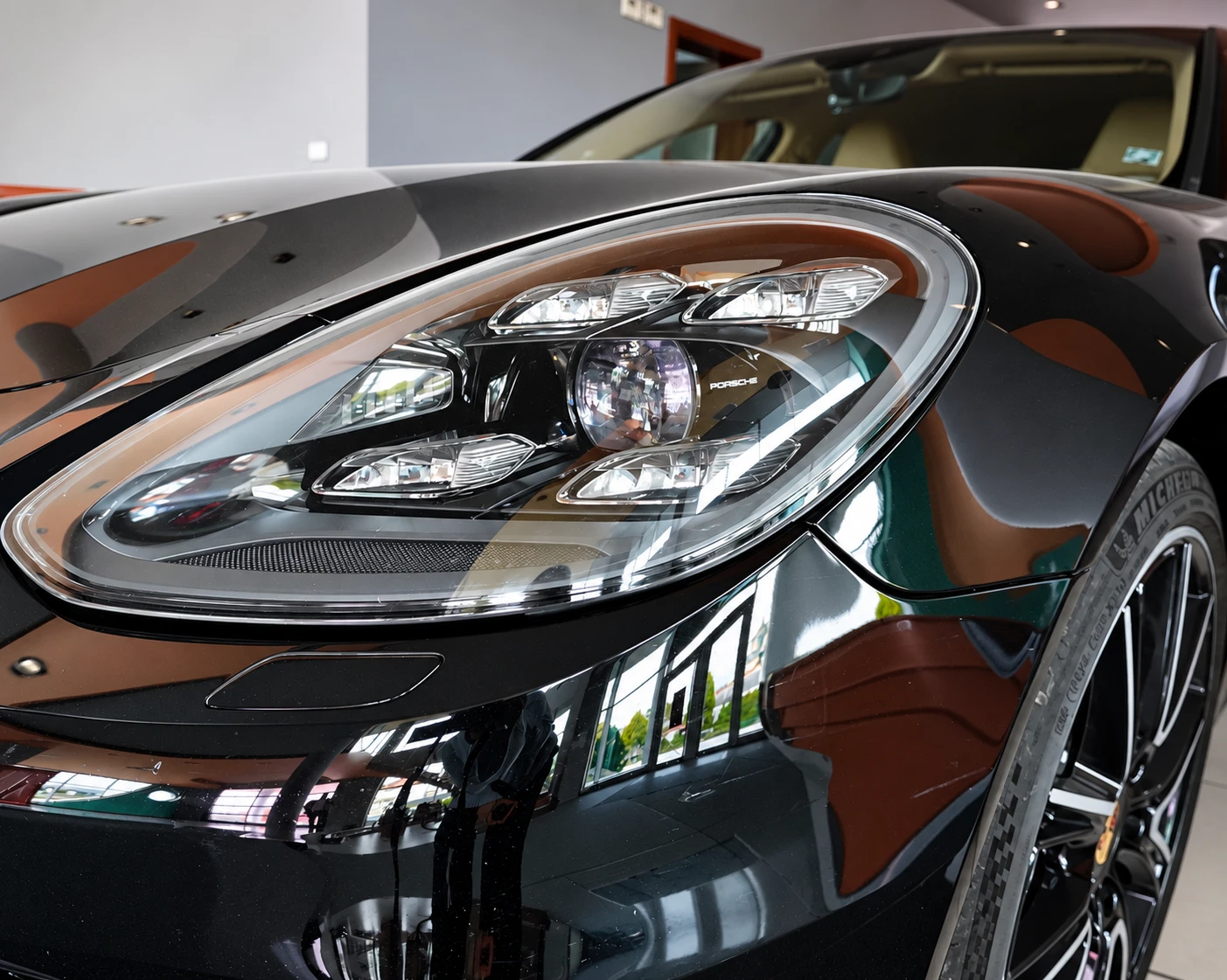 Porsche Panamera 4, снимка 3 - Автомобили и джипове - 56370764