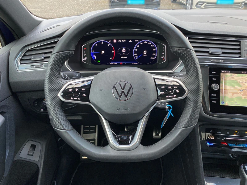 VW Tiguan 2.0TDI R-Line/4X4/200HP/DSG/LED/WIFI/CARPLAY/231b, снимка 7 - Автомобили и джипове - 47531368