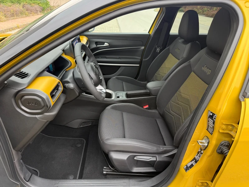 Jeep Avenger Summit-Paket / Електричка, снимка 11 - Автомобили и джипове - 52507650