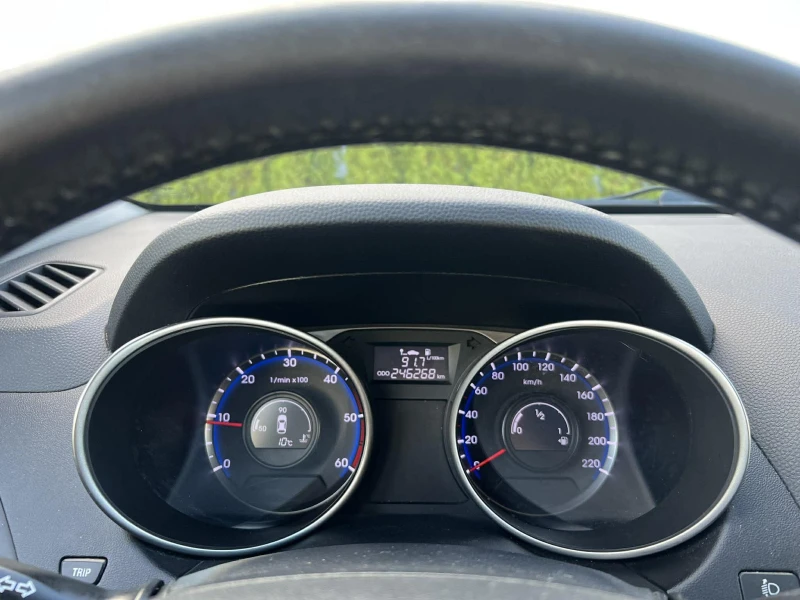 Hyundai IX35 2.0CRDI, снимка 13 - Автомобили и джипове - 53090603