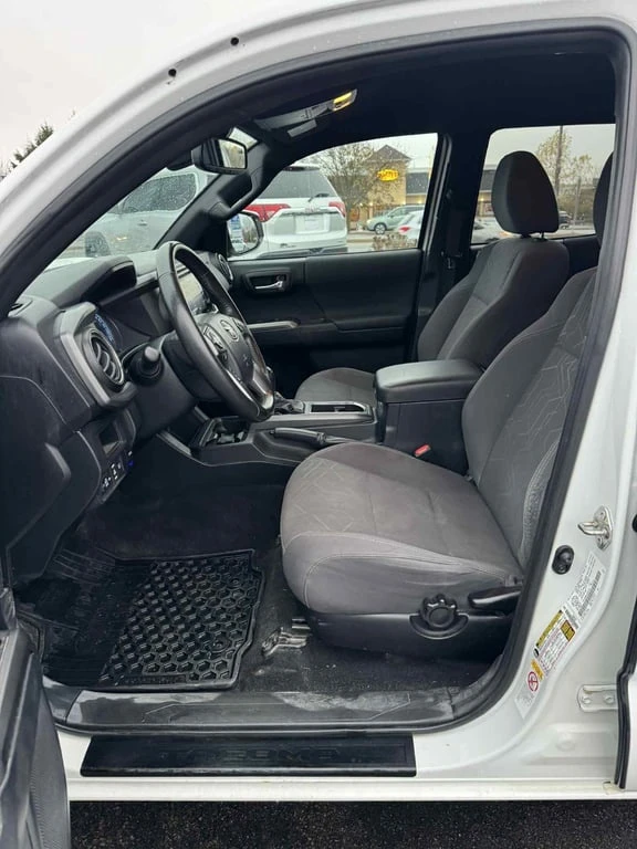 Toyota Tacoma * SR5 * CARFAX *    | Mobile.bg   5