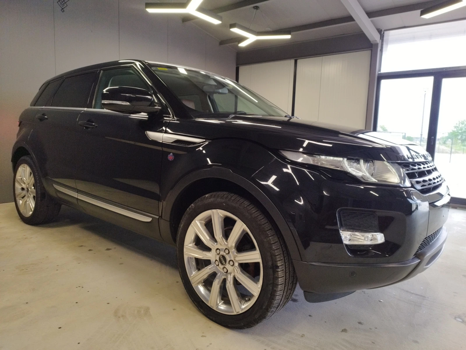 Land Rover Range Rover Evoque 2.0  сервизна история - изображение 2