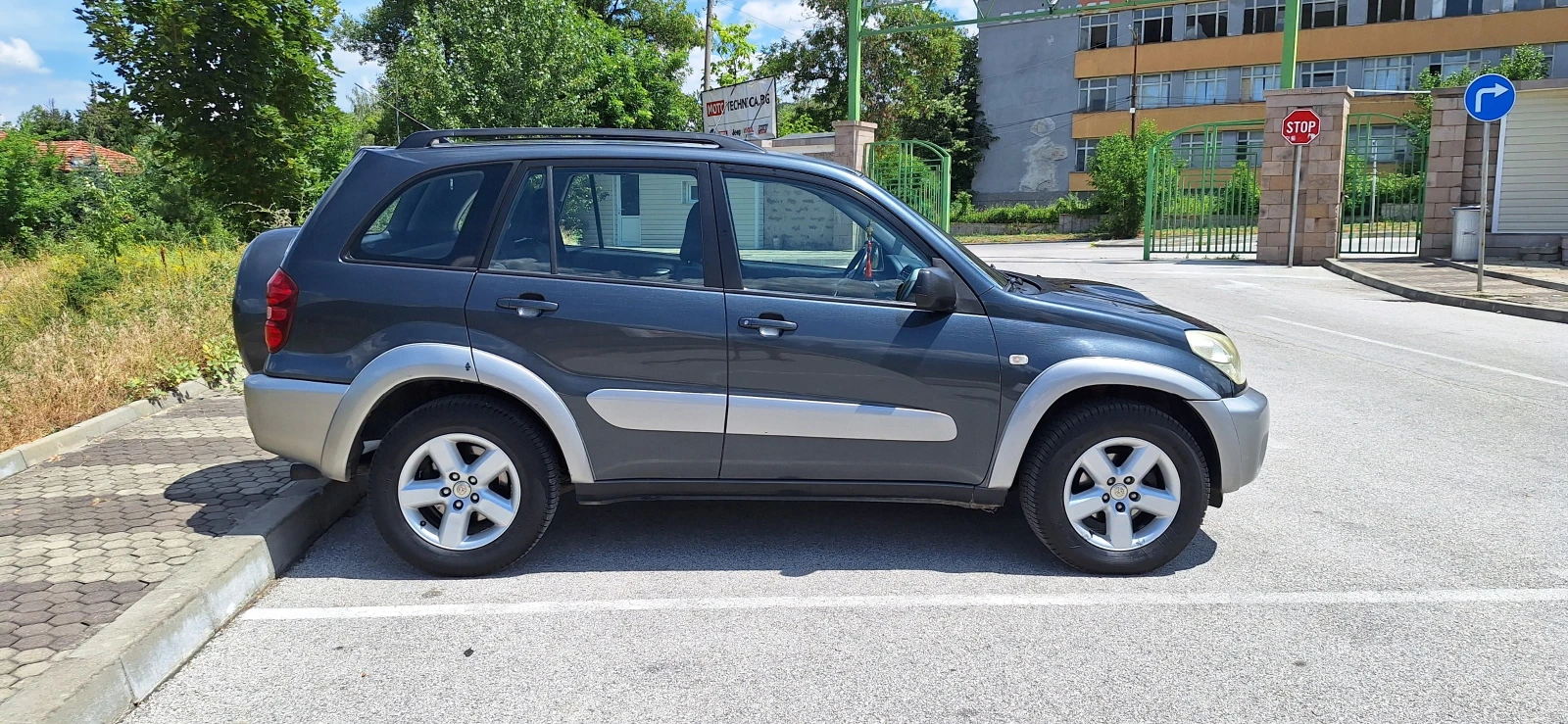 Toyota Rav4 2.0D4D-4X4 - изображение 4
