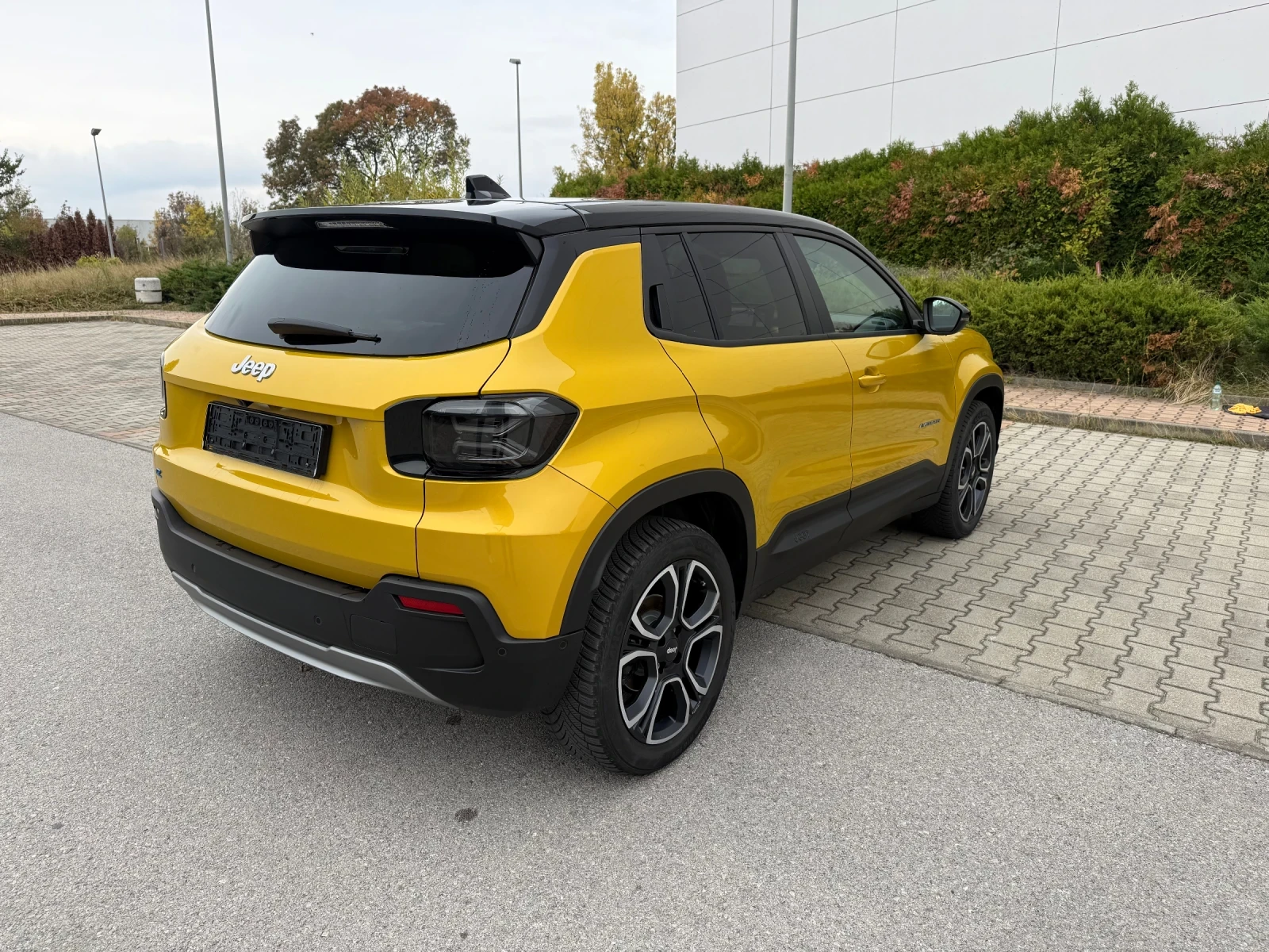 Jeep Avenger Summit-Paket / Електричка - изображение 5