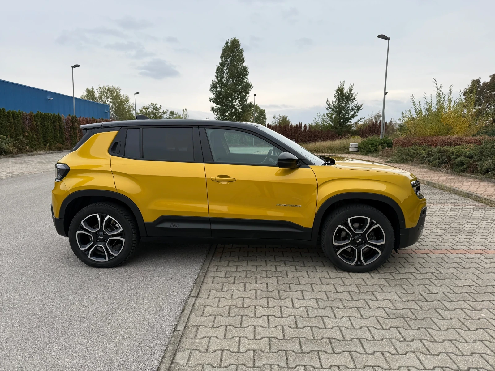 Jeep Avenger Summit-Paket / Електричка - изображение 3