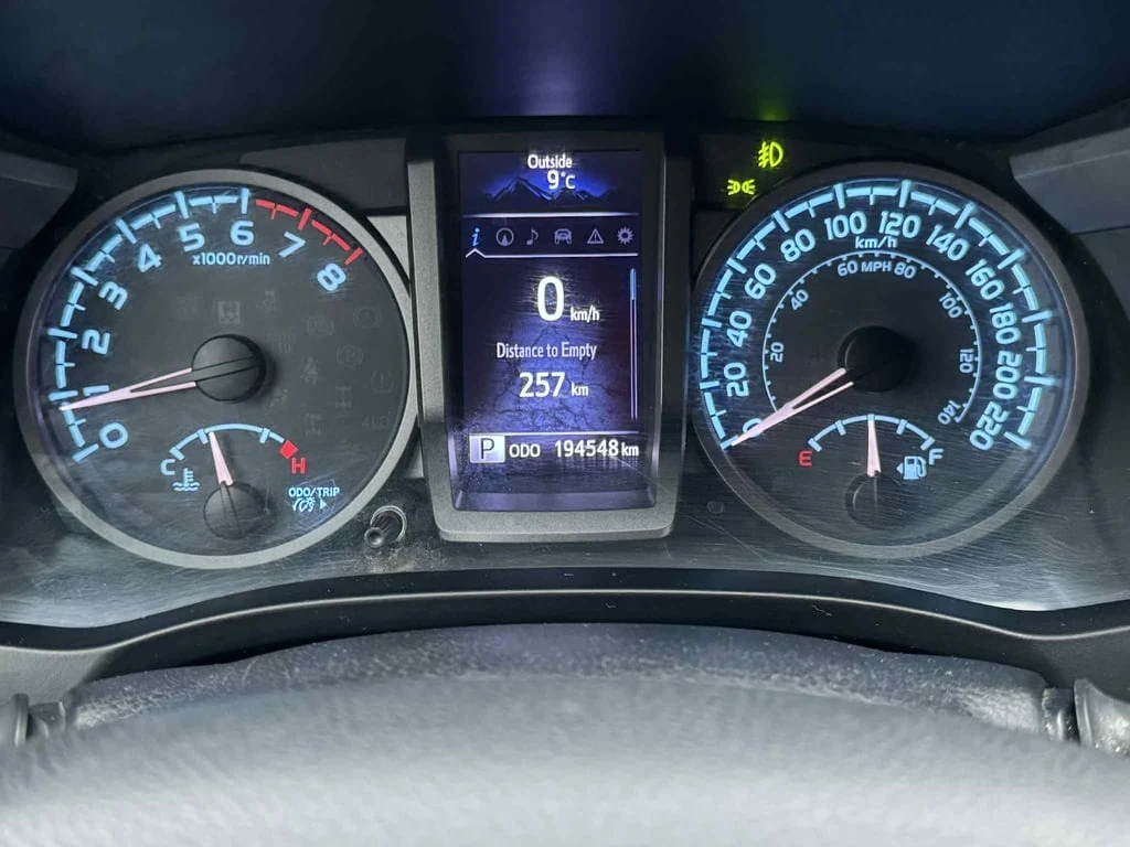 Toyota Tacoma * SR5 * CARFAX *    | Mobile.bg   8