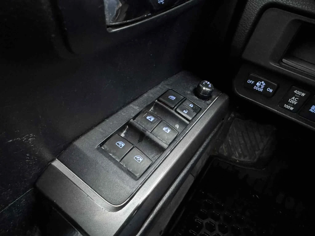 Toyota Tacoma * SR5 * CARFAX *    | Mobile.bg   11