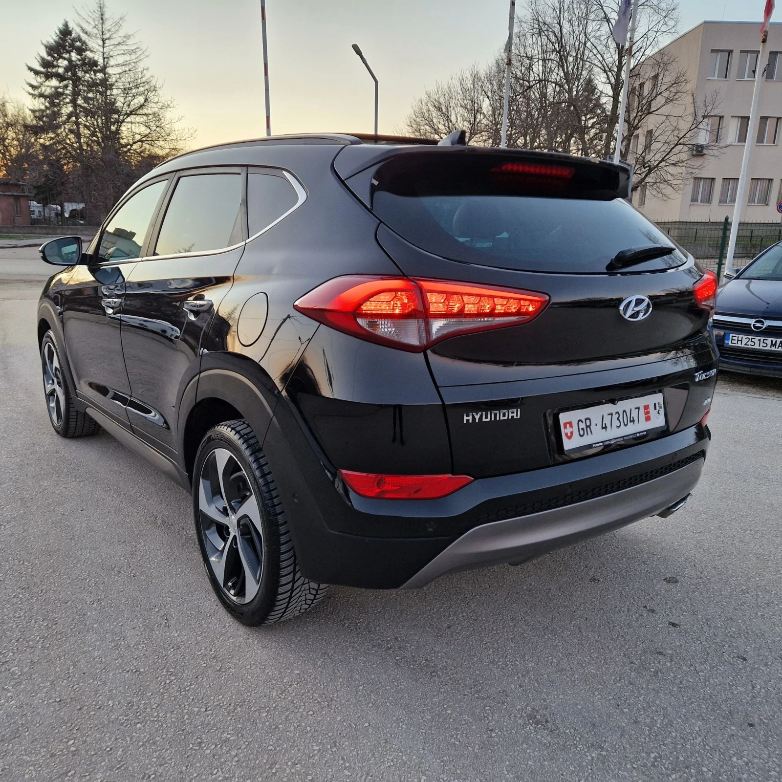 Hyundai Tucson 2.0 185к.4Х4 VERTEX/ОБДУХВАНЕ/ПАНОРАМА/ ШВЕЙЦАРИЯ  - изображение 5