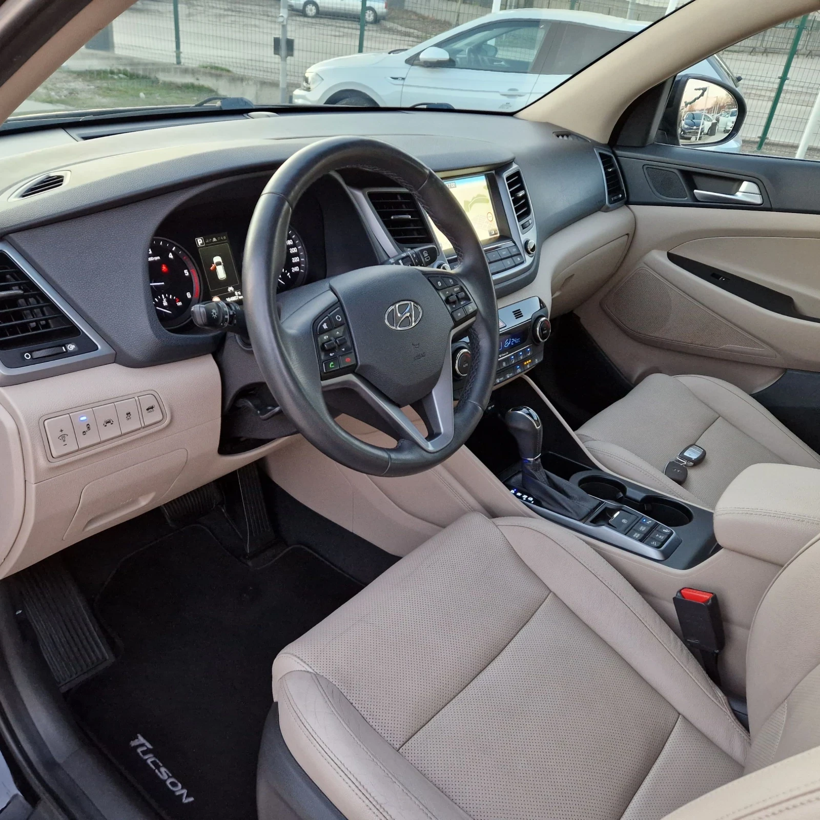 Hyundai Tucson 2.0 185к.4Х4 VERTEX/ОБДУХВАНЕ/ПАНОРАМА/ ШВЕЙЦАРИЯ  - изображение 9