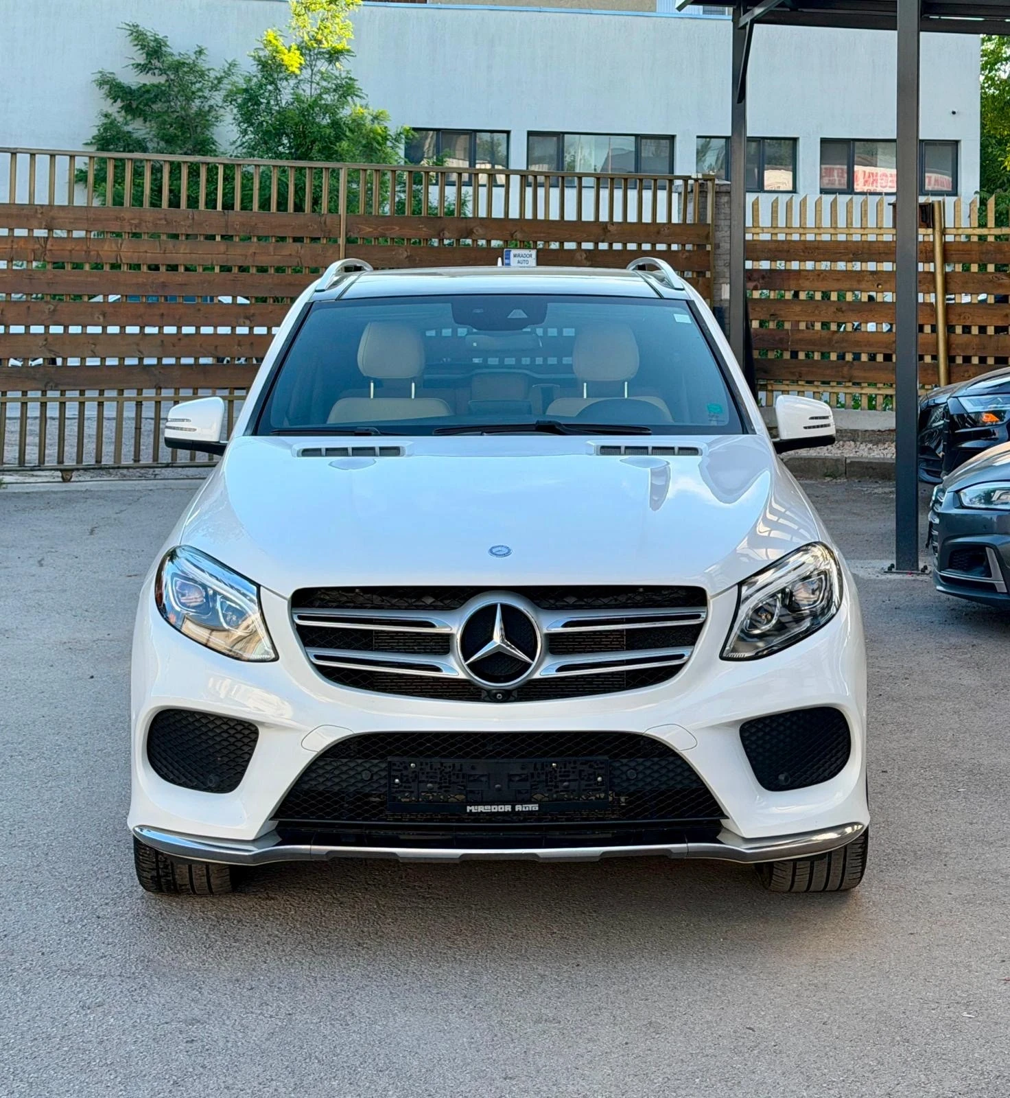 Mercedes-Benz GLE 400 4Matic AMG-Pack, снимка 3 - Автомобили и джипове - 54934428