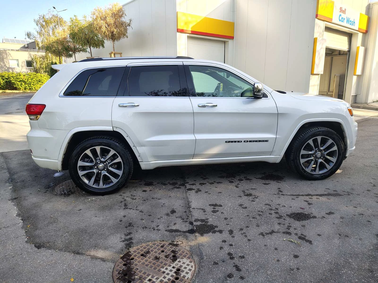 Jeep Grand cherokee Overland, снимка 3 - Автомобили и джипове - 55905885