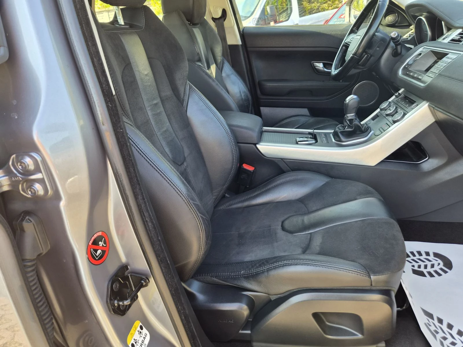 Land Rover Range Rover Evoque 2.2D-150кс, снимка 11 - Автомобили и джипове - 56169373