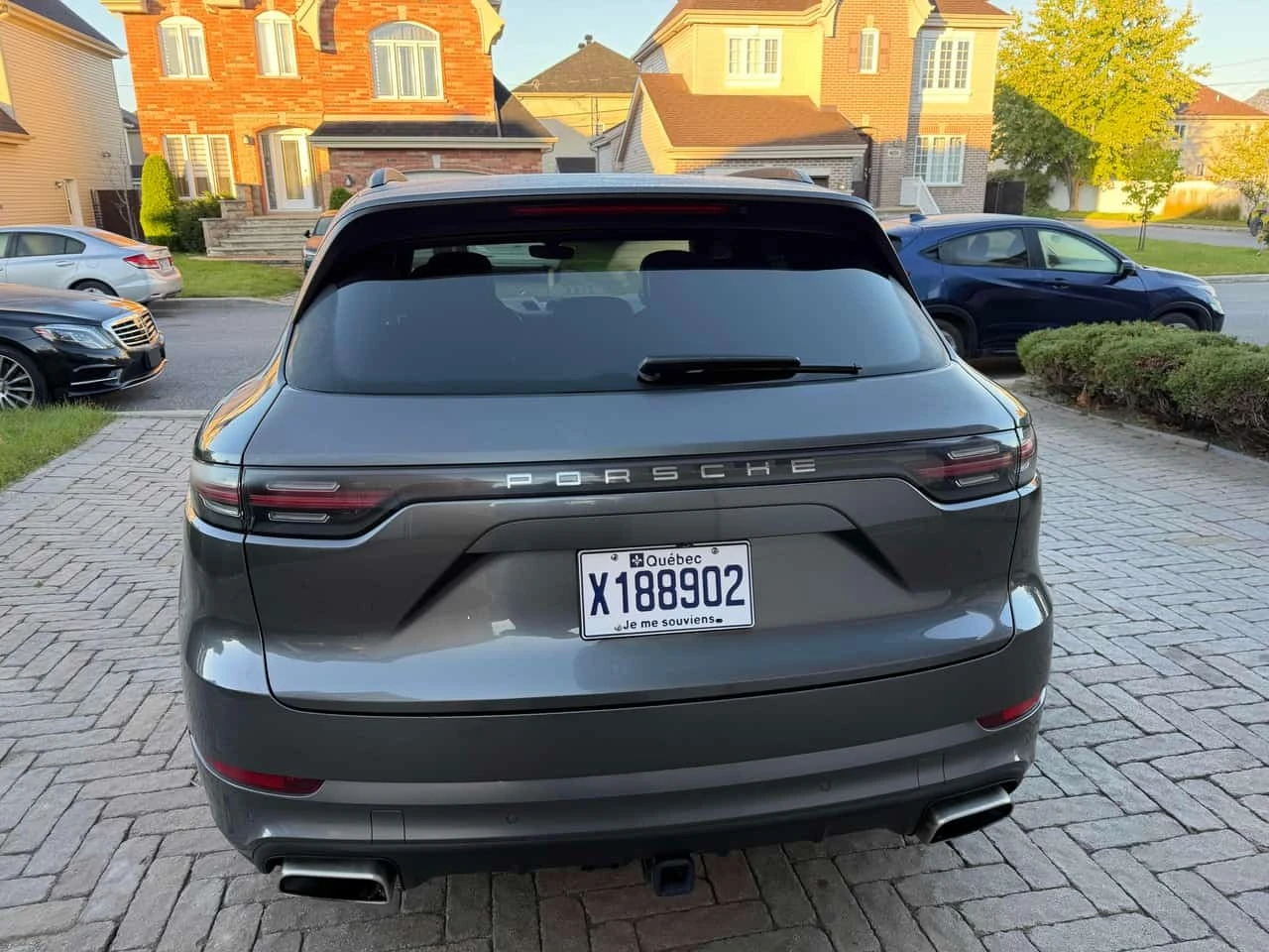 Porsche Cayenne E Hybrid AWD  CARFAX, снимка 4 - Автомобили и джипове - 56233634