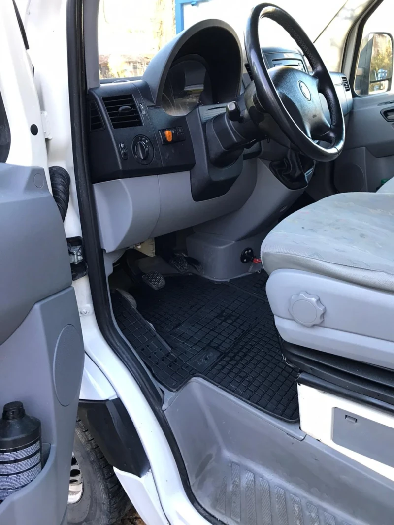 VW Crafter 2.5TDI 163кс Падащ борд, снимка 14 - Бусове и автобуси - 52407260