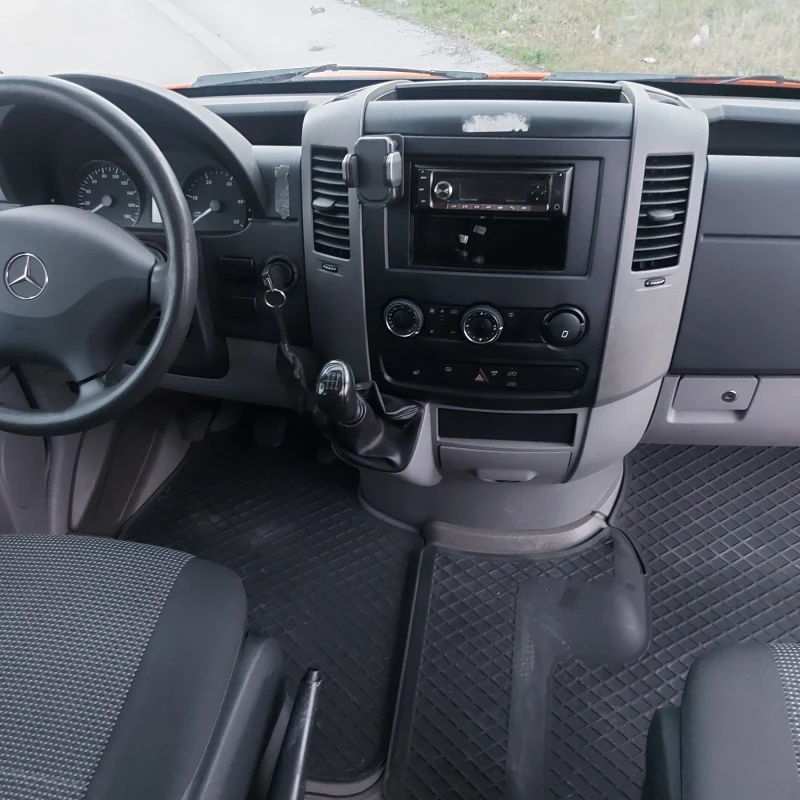 Mercedes-Benz Sprinter 313 Ориг.КМ и БОЯ, снимка 8 - Бусове и автобуси - 52459933