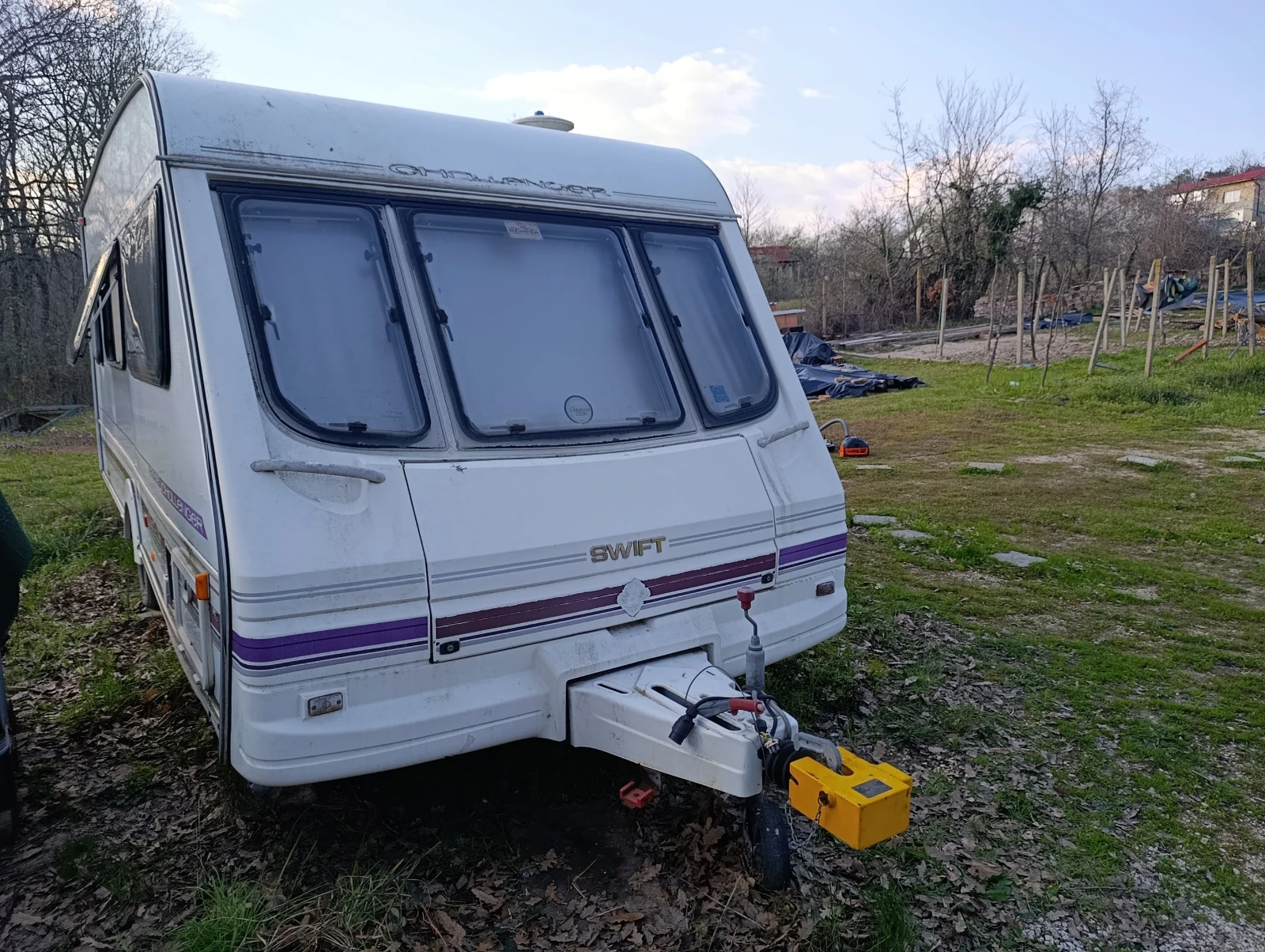 Каравана Challenger Swift 520 SE, снимка 3 - Каравани и кемпери - 54102737