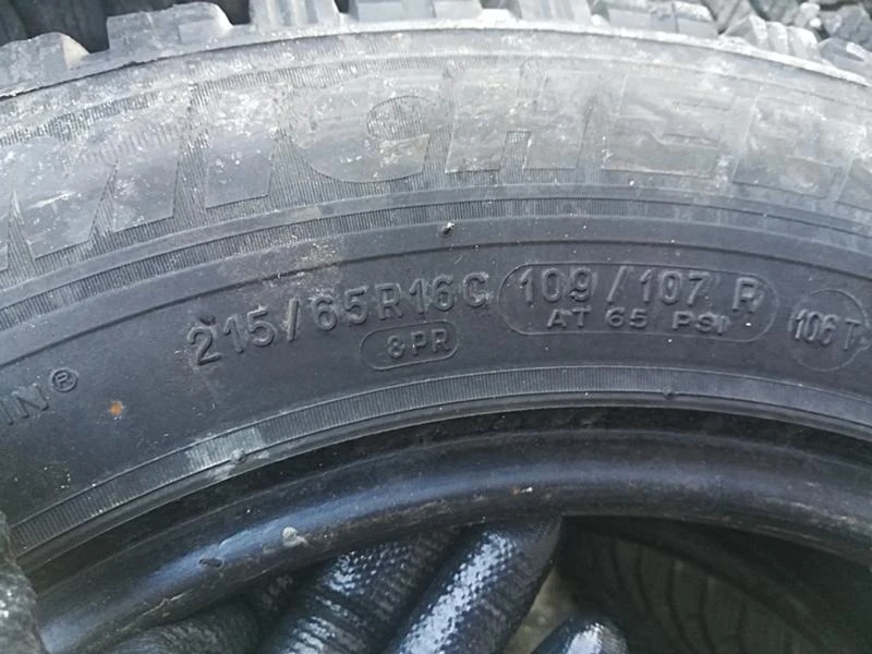 Гуми Зимни 215/65R16, снимка 4 - Гуми и джанти - 24082841