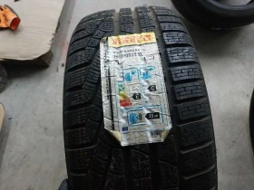 Гуми Зимни 255/40R19, снимка 1 - Гуми и джанти - 44177279