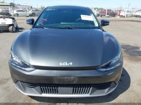 Kia EV6 LIGHT* DIGITAL* ПОДГРЕВ* CARPLAY* КАМЕРИ, снимка 2
