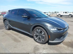 Kia EV6 LIGHT* DIGITAL* ПОДГРЕВ* CARPLAY* КАМЕРИ, снимка 3