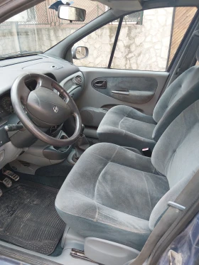 Renault Megane Scenic - 1400 € / 2738.16 лв. - 79260263 6