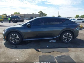 Kia EV6 LIGHT* DIGITAL* ПОДГРЕВ* CARPLAY* КАМЕРИ | Auto.bg — изображение 8