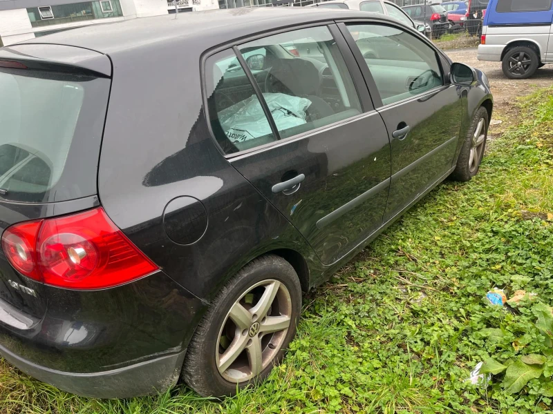 VW Golf 5, снимка 2 - Автомобили и джипове - 48458453