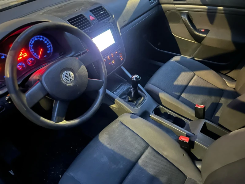 VW Golf 5, снимка 6 - Автомобили и джипове - 48458453