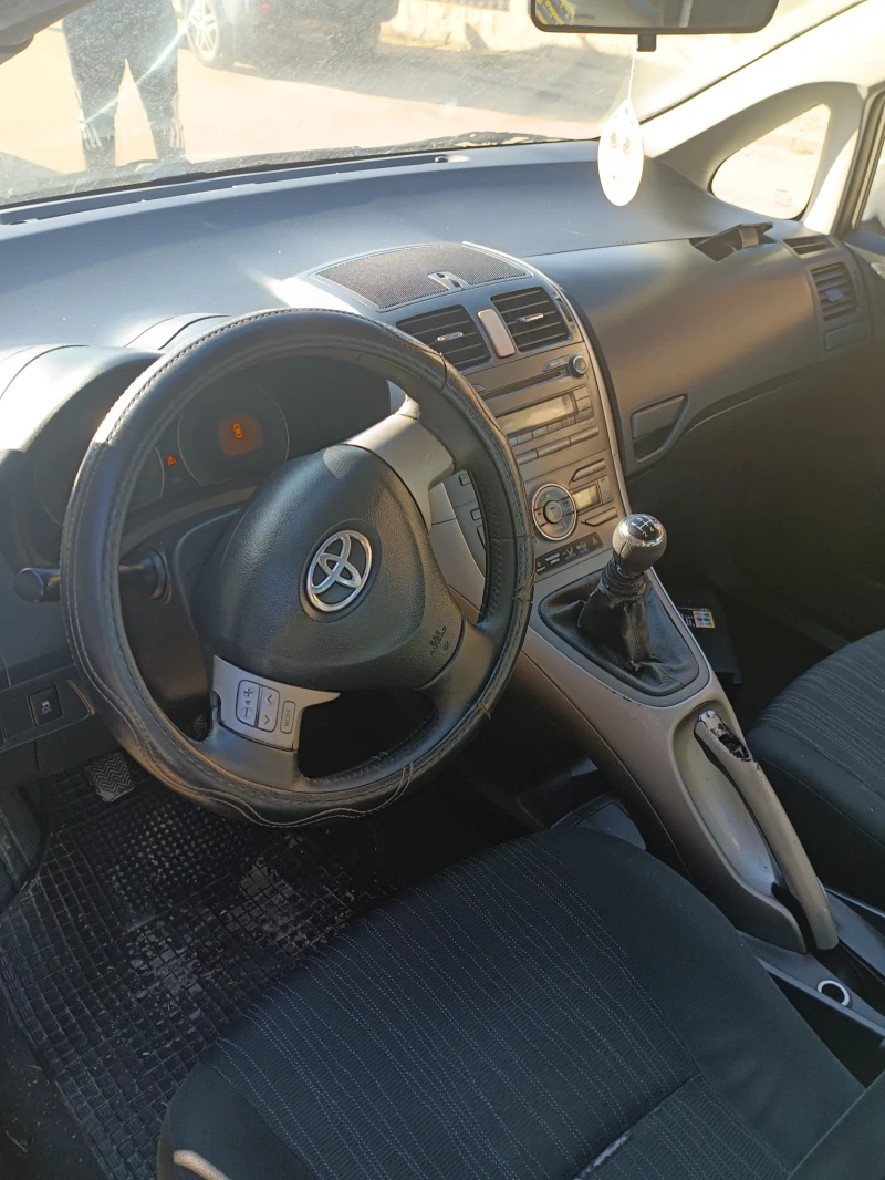 Toyota Auris, снимка 6 - Автомобили и джипове - 48620325