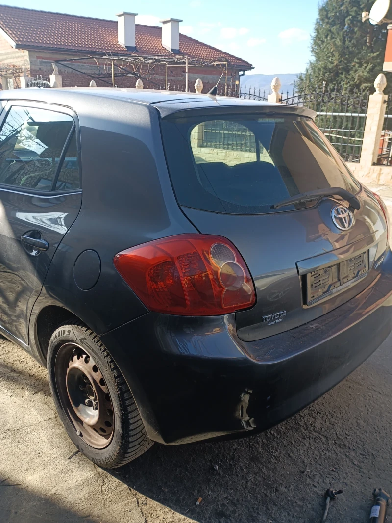 Toyota Auris, снимка 9 - Автомобили и джипове - 48620325