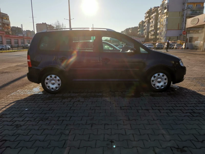 VW Touran 1.9 TDI, снимка 6 - Автомобили и джипове - 48693127