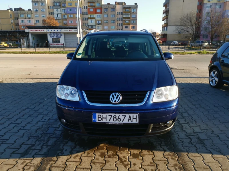 VW Touran 1.9 TDI, снимка 2 - Автомобили и джипове - 48693127