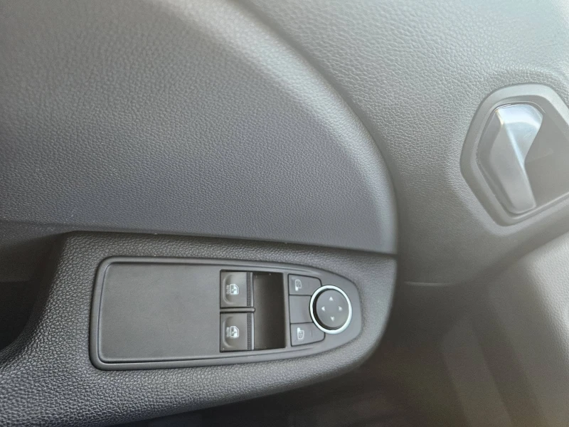 Renault Clio 1.0 TCe 90, снимка 10 - Автомобили и джипове - 51189954