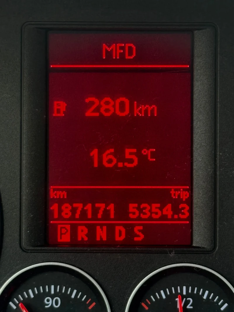 VW Golf 5, снимка 6 - Автомобили и джипове - 52513988