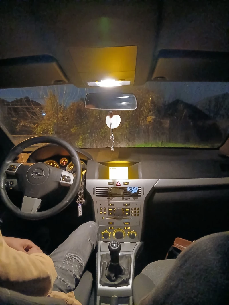 Opel Astra, снимка 2 - Автомобили и джипове - 52681428