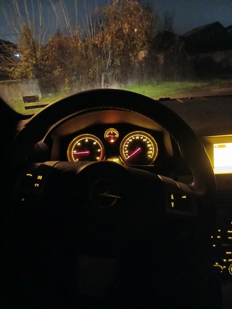 Opel Astra, снимка 4 - Автомобили и джипове - 52681428