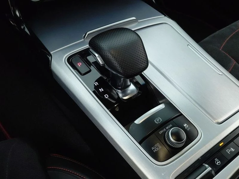 Kia Stinger 3.3 GT AWD Masters Turbo Package| 365к.с.| ВКЛ.ТЕХ, снимка 11 - Автомобили и джипове - 55615531