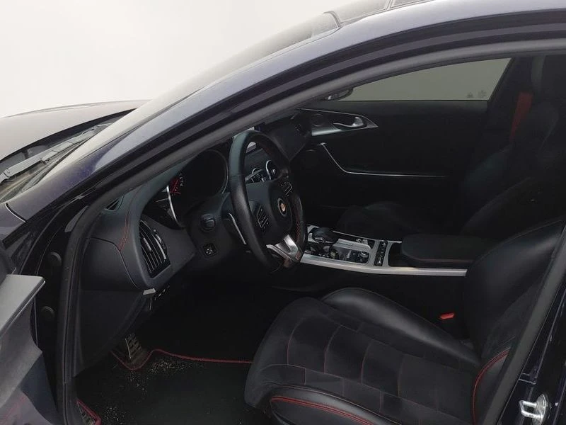 Kia Stinger 3.3 GT AWD Masters Turbo Package| 365к.с.| ВКЛ.ТЕХ, снимка 8 - Автомобили и джипове - 55615531
