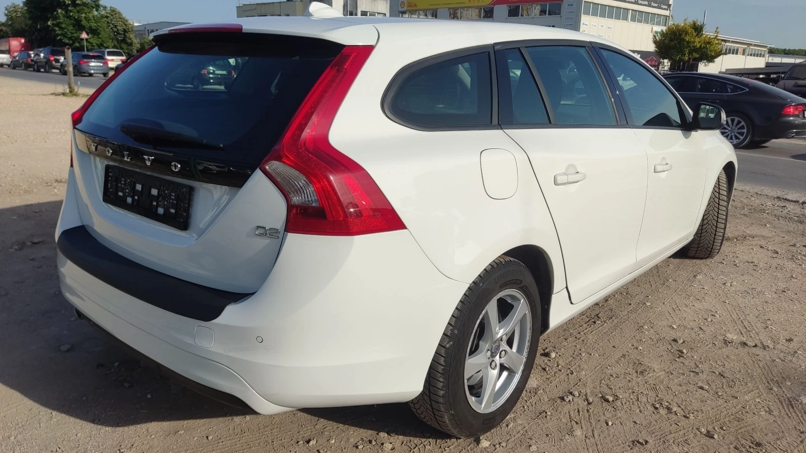 Volvo V60 2.0d euro-6b - изображение 4