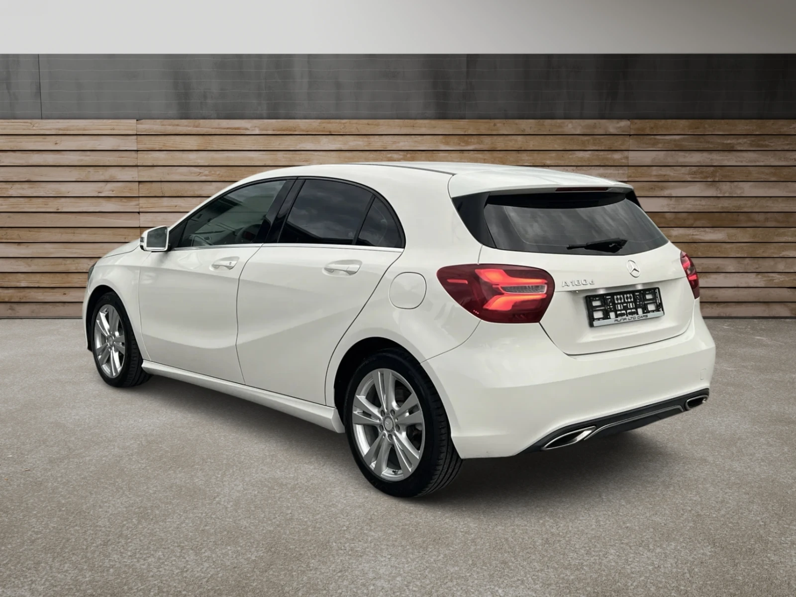 Mercedes-Benz A 180 d Sport LED Камера Полукожа ТОП СЪСТОЯНИЕ - изображение 4