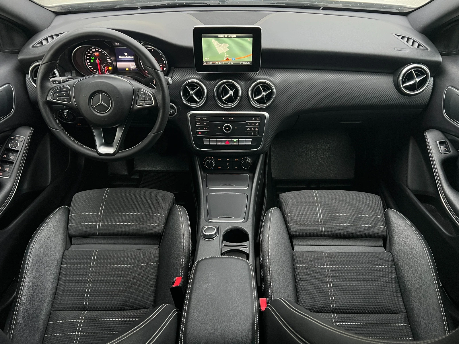 Mercedes-Benz A 180 d Sport LED Камера Полукожа ТОП СЪСТОЯНИЕ - изображение 7